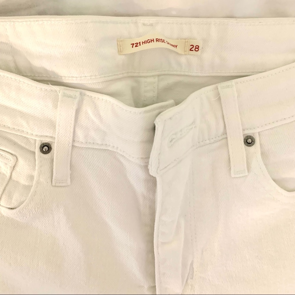 Levi’s 721 white high rise jeans